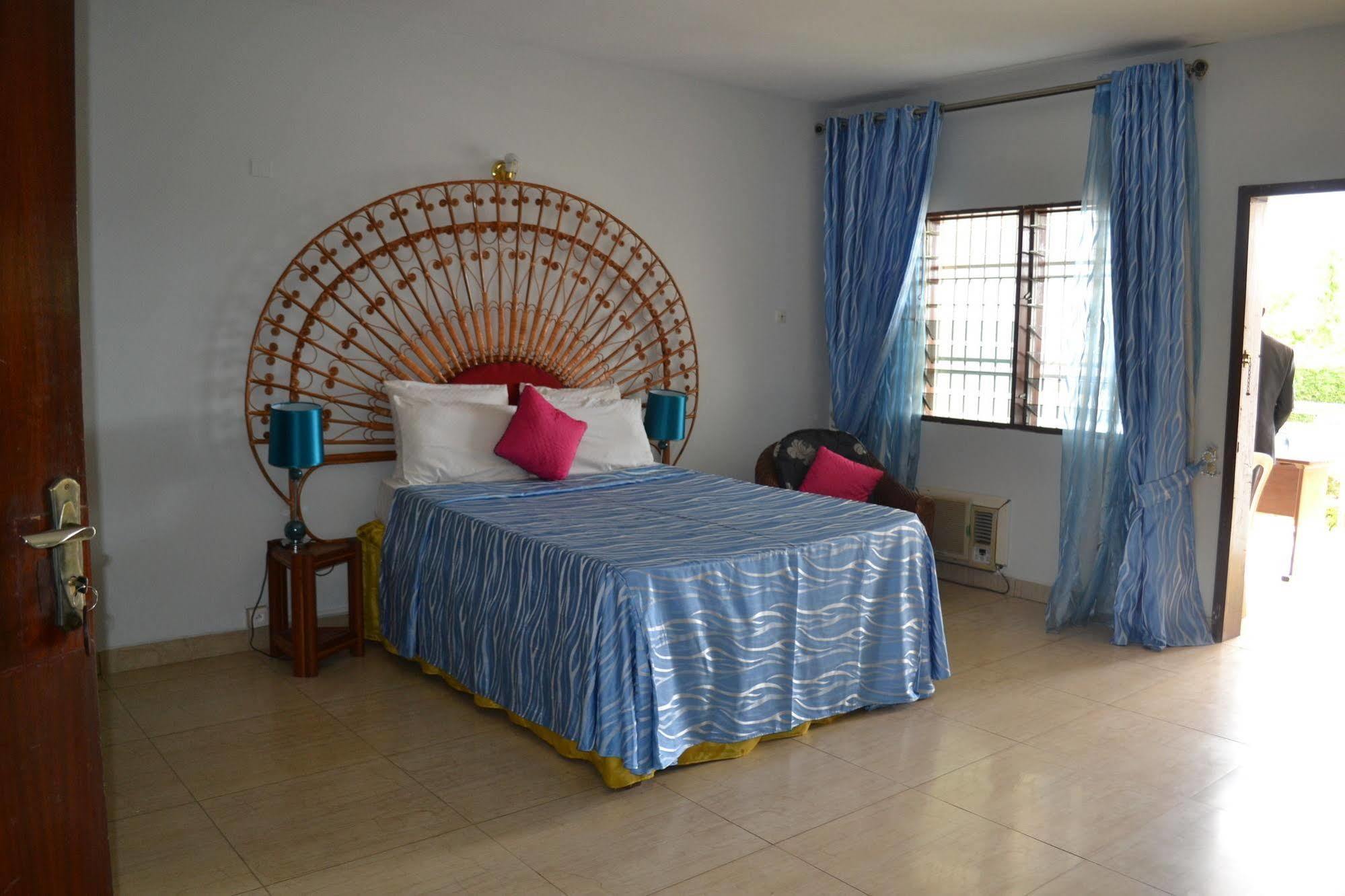 Hotel Azur Yaounde Exterior photo